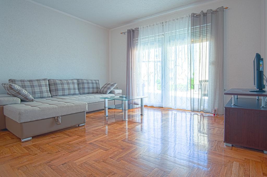 Apartments Marko Podstrana Room photo