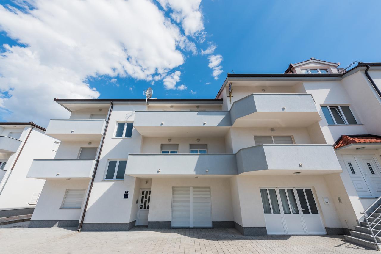 Apartments Marko Podstrana Exterior photo